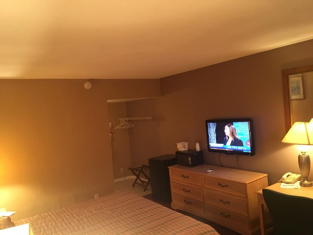 Executive Economy Lodge Pompano Beach Buitenkant foto