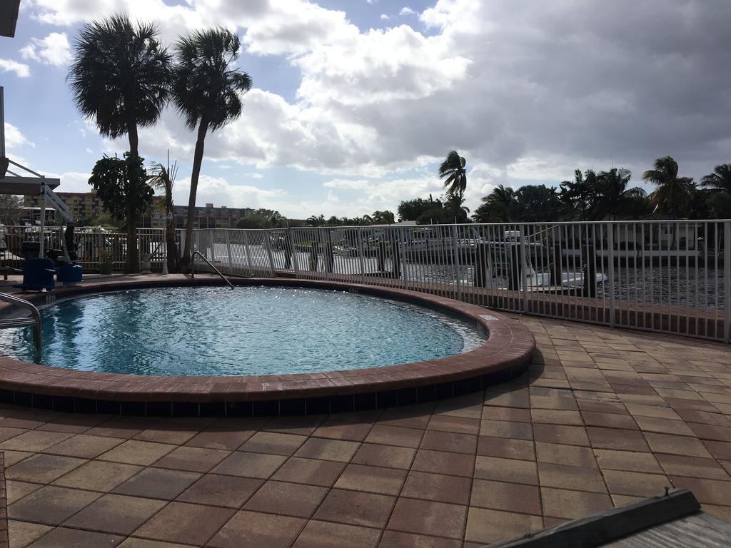 Executive Economy Lodge Pompano Beach Buitenkant foto