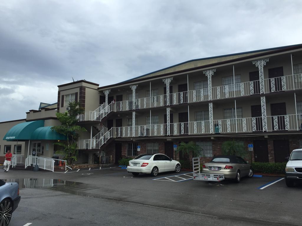 Executive Economy Lodge Pompano Beach Buitenkant foto