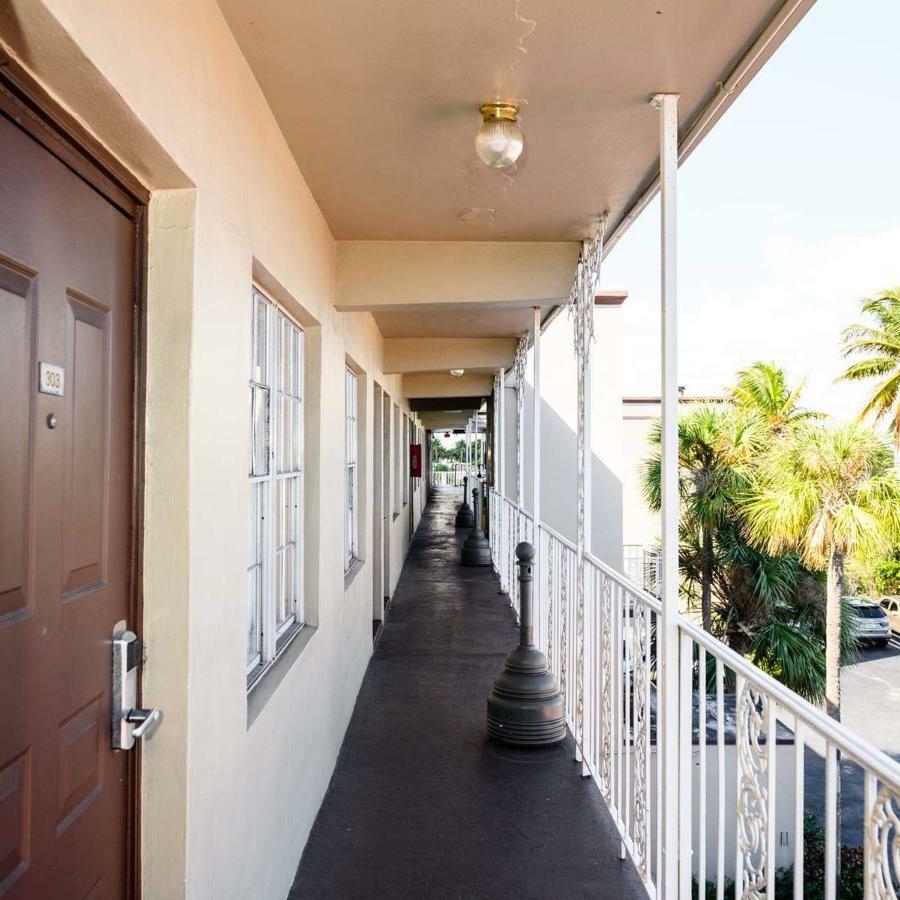 Executive Economy Lodge Pompano Beach Buitenkant foto